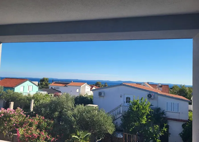 Lucic Apartment Vir