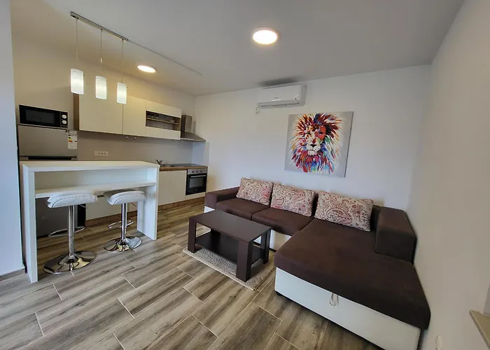 Lucic Apartment Vir