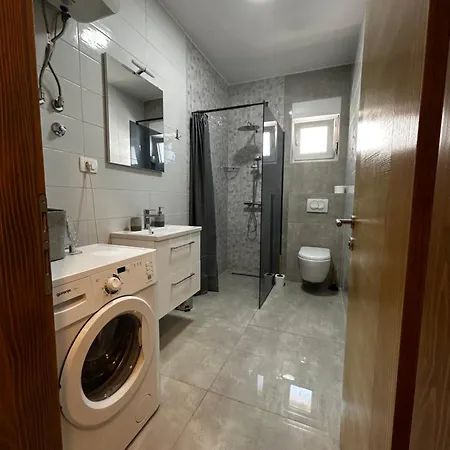 Apartman Lucic Vir