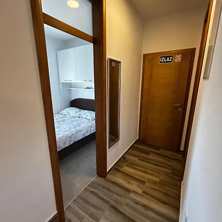 Apartman Lucic *