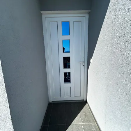 Apartman Lucic Vir