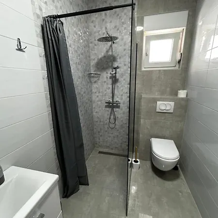 Apartman Lucic *
